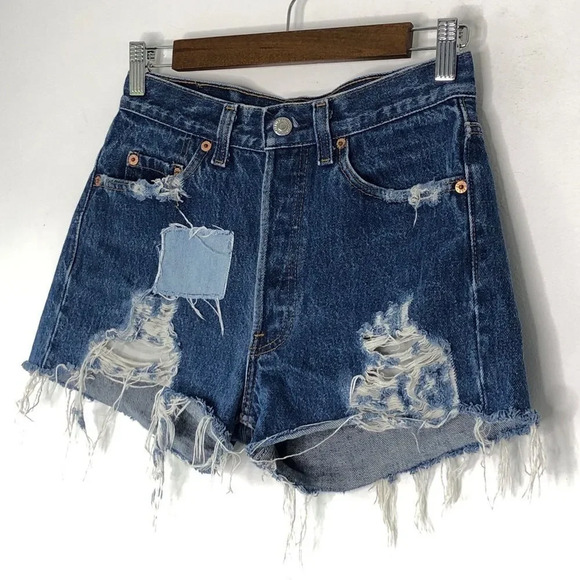 Levi's 501 Distressed Frayed Hem Patchwork High‎ Waist Denim Shorts Size XS - Picture 9 of 9